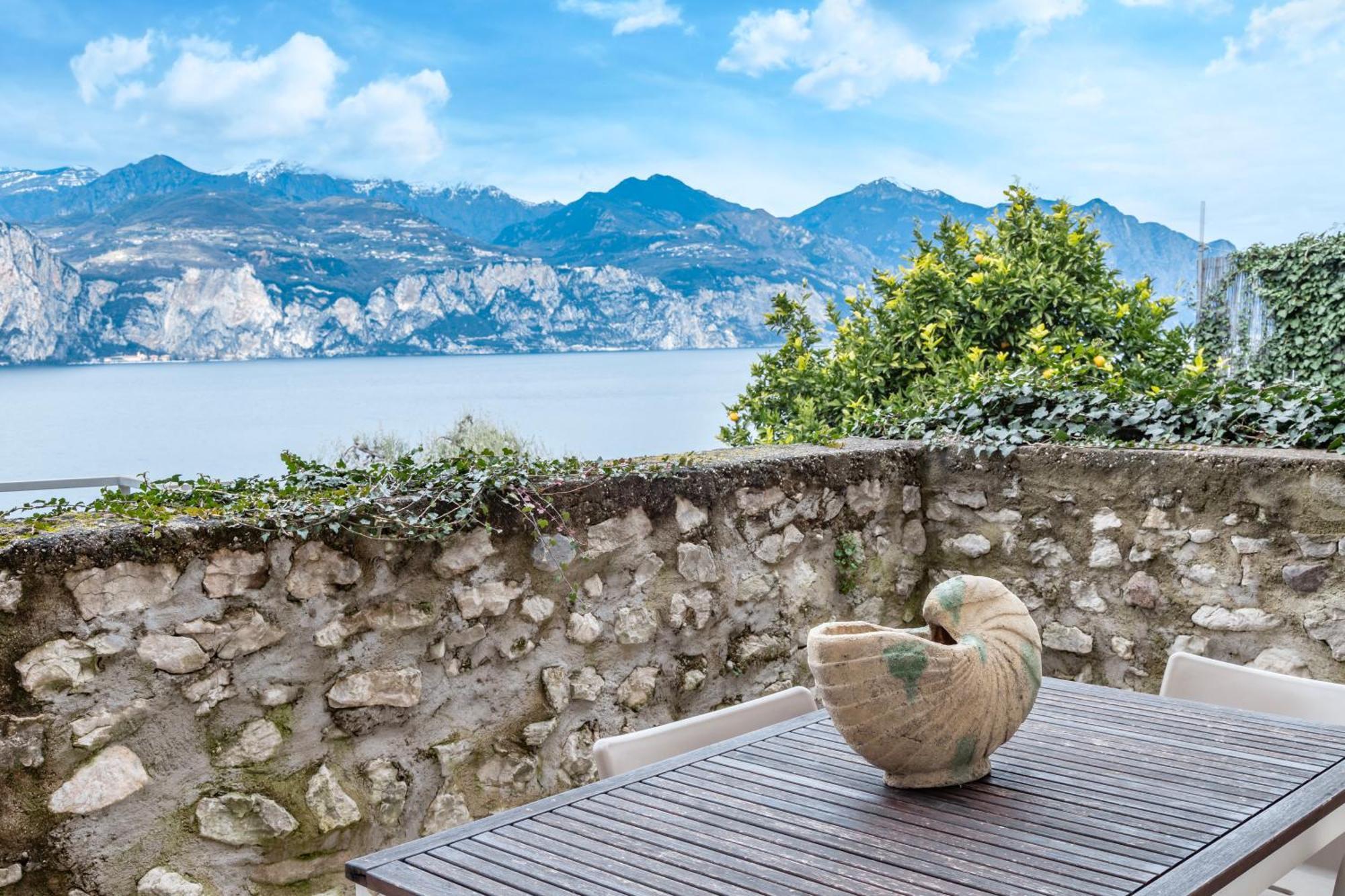 Ca De L'Angelon Lejlighedshotel Brenzone sul Garda Eksteriør billede